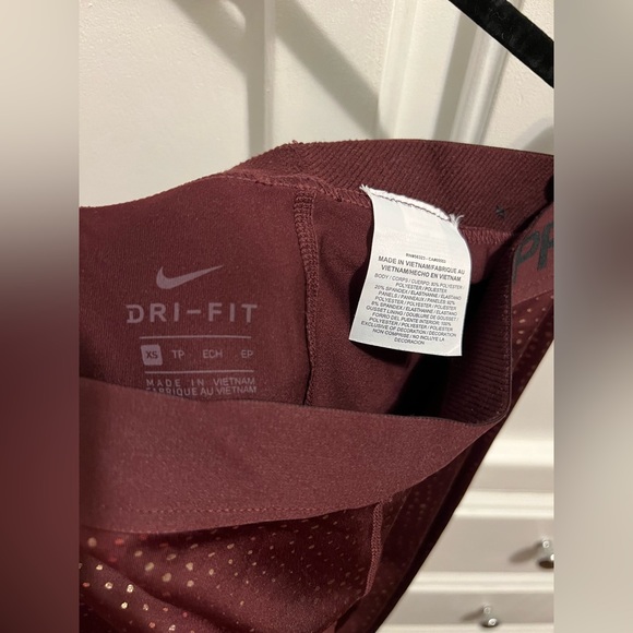 Nike Pro Metallic-Print Leggings - Picture 4 of 4